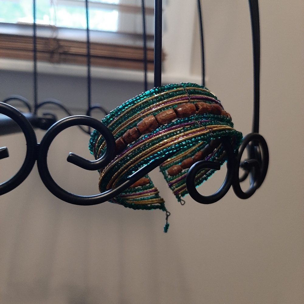 Cuff bead bracelet